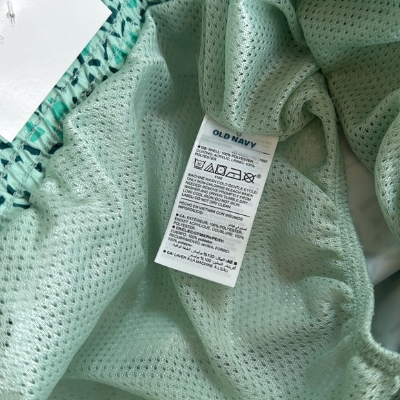 Old Navy Swim Trunks UPF 40. NWT Size Large - Picture 8 of 8
